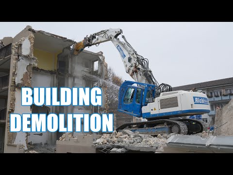 Liebherr R934 Building Demolition