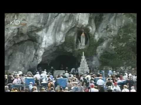 Chapelet à Lourdes