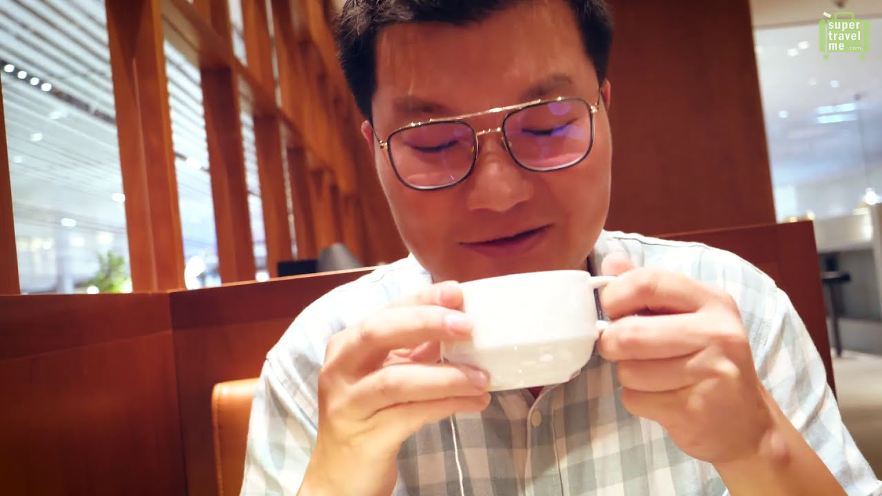 Cathay Pacific Lounge