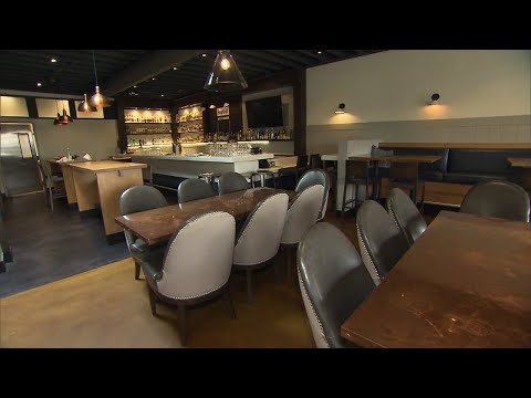 飲食店は生き残るために極端な措置を取る (Restaurants Take Extreme Measures to Survive)