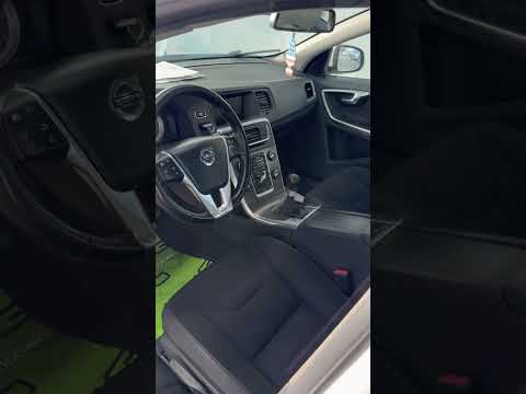фото volvo v60 i 0