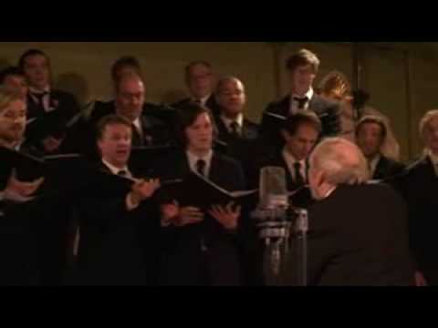 Ragnar Rasmussen Sr dirigerer Mannskoret Havsprøit