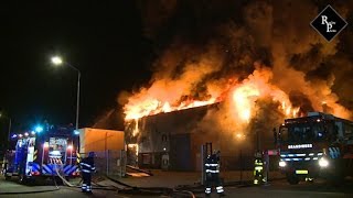 preview picture of video 'Zeer grote brand kunststoffabriek Debecom Spuiweg Waalwijk'