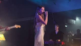 Isabel van Gelder-Wicked Game (Chris Isaak)/Waiting For The Rain @ Dingwalls, 8th September 2026