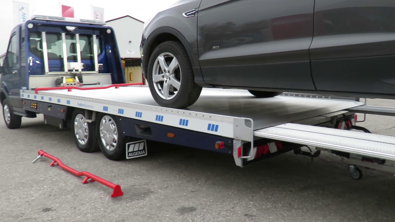 Lasta på några minuter genom att lasta via biltransportsläpet, utan att koppla loss