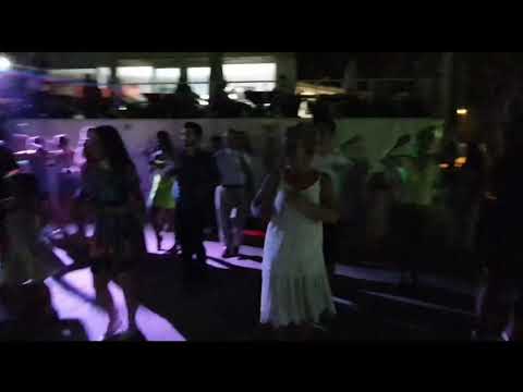 Sonrisa dance party, Torch beach