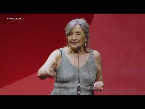 Petra Martínez reivindica la masturbación femenina al recibir el Premio Feroz por ‘La vida era eso’