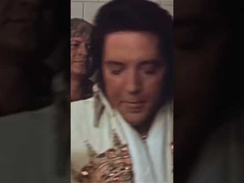 Elvis Presley walks on stage, 6 weeks before his Death (Backstage footage)