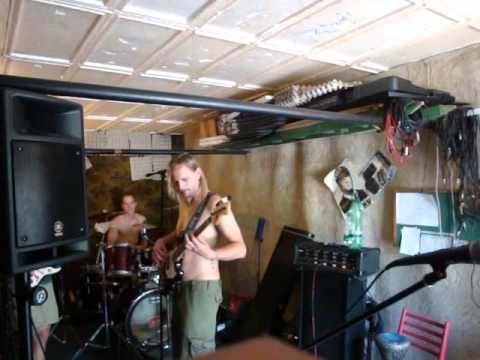 The Paid - ThE Paid - Fly off - Live improvisation - garage Zbraslav (2010)