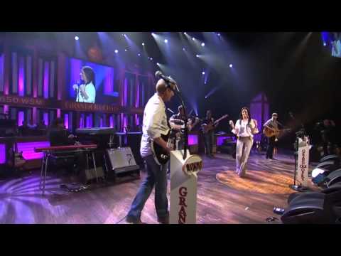 004 Sara Evans    Suds In The Bucket  Live at the Grand Ole Opry