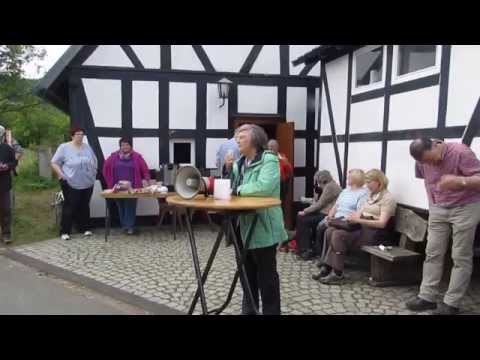 Wanderung mit Bärbel Höhn auf der geplanten Trasse der "Route 57"