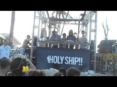 Justice,Boys Noize,Gesaffelstein HolyShip!! Private Island Beach party 2013 Helicopter