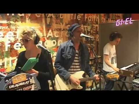 Lars and the Hands of Light (Live bij GIEL) - Me me me