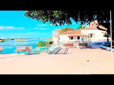 NO OFERECIMENTO DA POUSADA MOREIRA EM CARINHANHA, BAHIA.