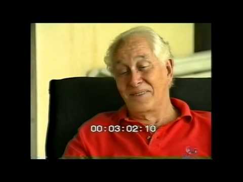 Ronnie Biggs - waiting to rob the train.avi