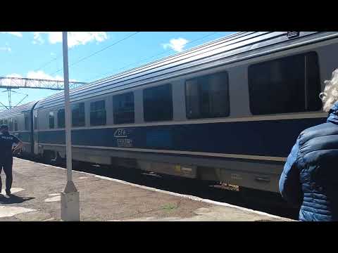 IR 1751 Bucuresti-Suceava cu o intrare spectaculoasa in statia Focsani!