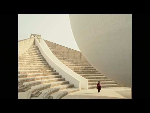 808g - glOw (feat. Mr. Pineapple)