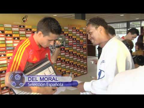 Tincho and Paredes with the Spanish Football Selection