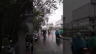 Download lagu HUJAN DERAS..! SUASANA JAM PULANG KERJA DI PONTIANAK #youtubeshorts mp3