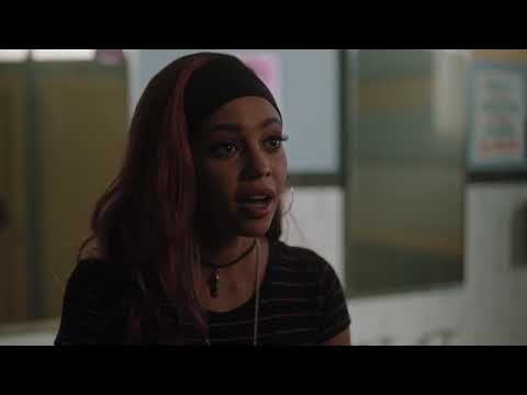 "bitch, i love her" - Toni VS Evelyn (Riverdale scene)