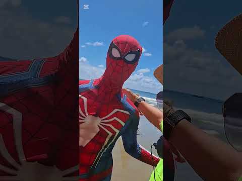 EL HOMBRE ARAÑA EN LAS PLAYAS DE GAROPABA BRASIL LUGAR DE ENSUEÑO.