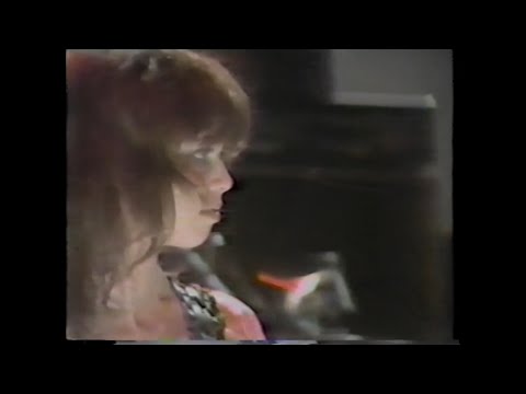 Runaways - Neon Angels On The Road To Ruin (1977)