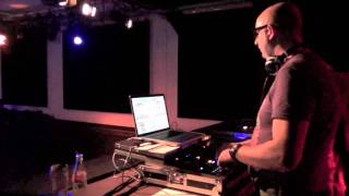 DJ Houwie Live at Serious Bass PopEi Eindhoven 13-01-2012 Pt. 3/3