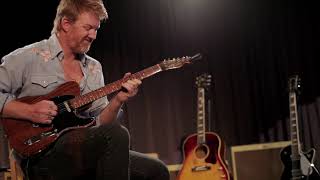 Josh Homme playing George Harrison&#39;s Telecaster