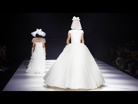 Viktor & Rolf Bridal Spring 2023 | Barcelona Bridal Fashion Week