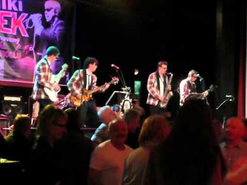 Zloděj Dobytka (Miki Volek) The Shower