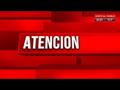 Quiso esquivar un auto y chocó contra la cabina del colectivo