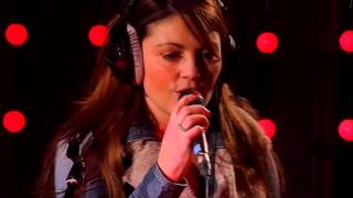 Dauwe &amp; Vancoillie: Belle Perez - Hello World (Live bij Q)