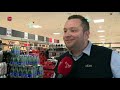 De supermarktmanager zag de run op water in Lelystad met verbaasde ogen aan