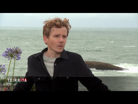 Txirrita : Patxi Garat chante en basque les grands tubes de la variété française