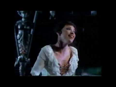 Irasema Terrazas Fantasma de la ópera Mexico promo