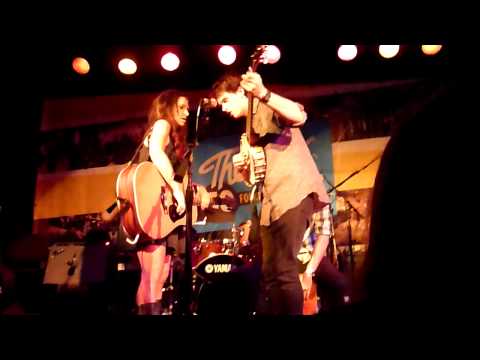 Kasey Chambers - Seven Nation Army (Live Cover) at The Ark in Ann Arbor, MI on 08.11.15