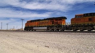 preview picture of video 'BNSF 7637 at Goffs CA. 050607'