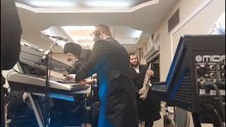 אברימי מושקוביץ🎤 & יודלע מרקוביץ 🎷 & ארי קוריץ🎹