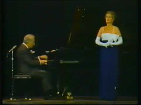 Opera Singer scared a pianist with high pitch