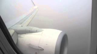preview picture of video 'Ryanair Boeing 737-800 landing at London Stansted'
