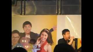 K-BOYZ: Fidel Cascabel singing their single PISIK