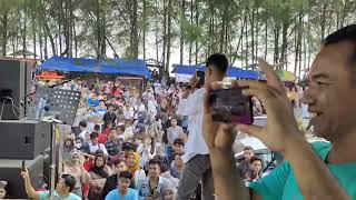 Download lagu Fauzana-Tungkek Mambaok Rabah di Pantai Sumedang Jaya Wisata mp3