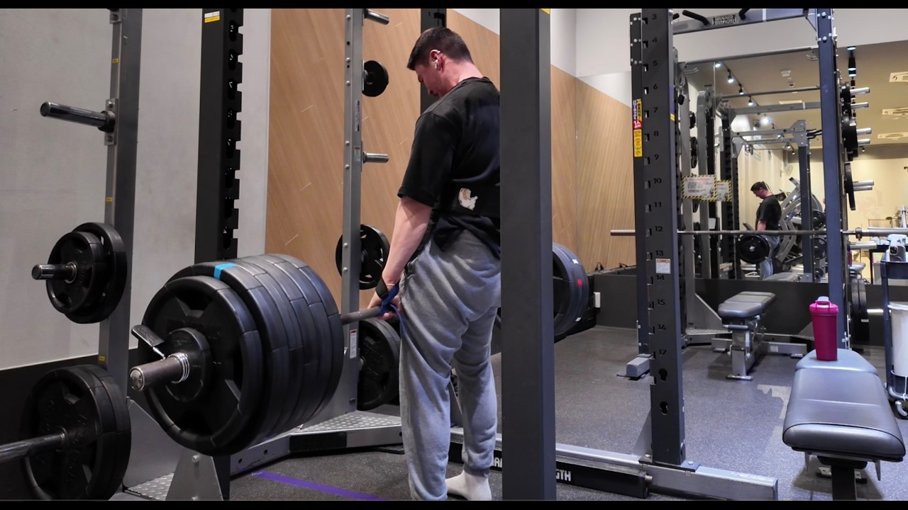 怪我ガン無視で高重量デッドリフト、フル脚トレ