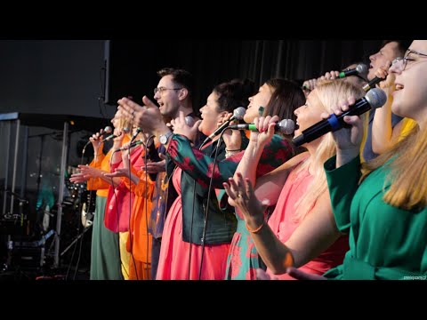 Sienna Gospel Choir Live - Stand on the word/Power belongs to God (Kanye West cover)