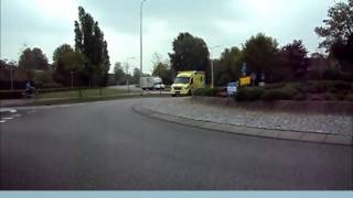 preview picture of video 'A1 Ambu 18-197 naar de Vijverhof in H.I.Ambacht.'