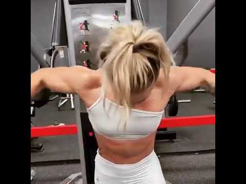 Muscle girl flex super abs and biceps