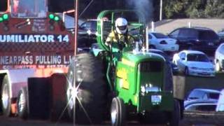 preview picture of video 'farm tractor pulling video john deere 6030'