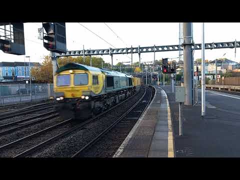 FULLY LOADED...EXCEPT ONE! THE WENTLOOG - FELIXSTOWE FREIGHTLINER AT NEWPORT. 13/10/2022.