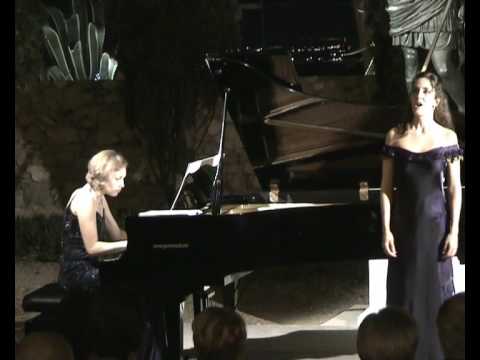 Maria Escobar Soprano i Katharina Landl, piano. Cançó catalana I.wmv