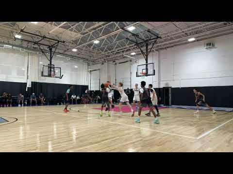 Baby G aka The Mocha Mamba dropped big boy in Starboyz AAU basketball tournament……Priceless! 